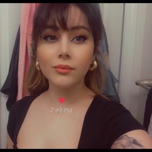 Meet your Posher, Veeda